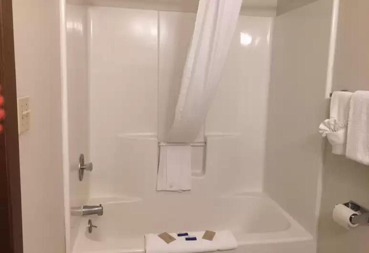 Super 8 By Wyndham Tri-cities Motel Prosser